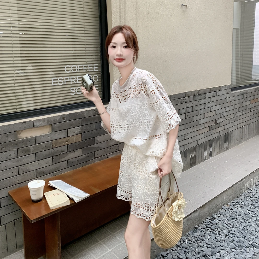 白色设计感精致镂空短袖T恤套装女2025夏季小个子时尚短裤两件套