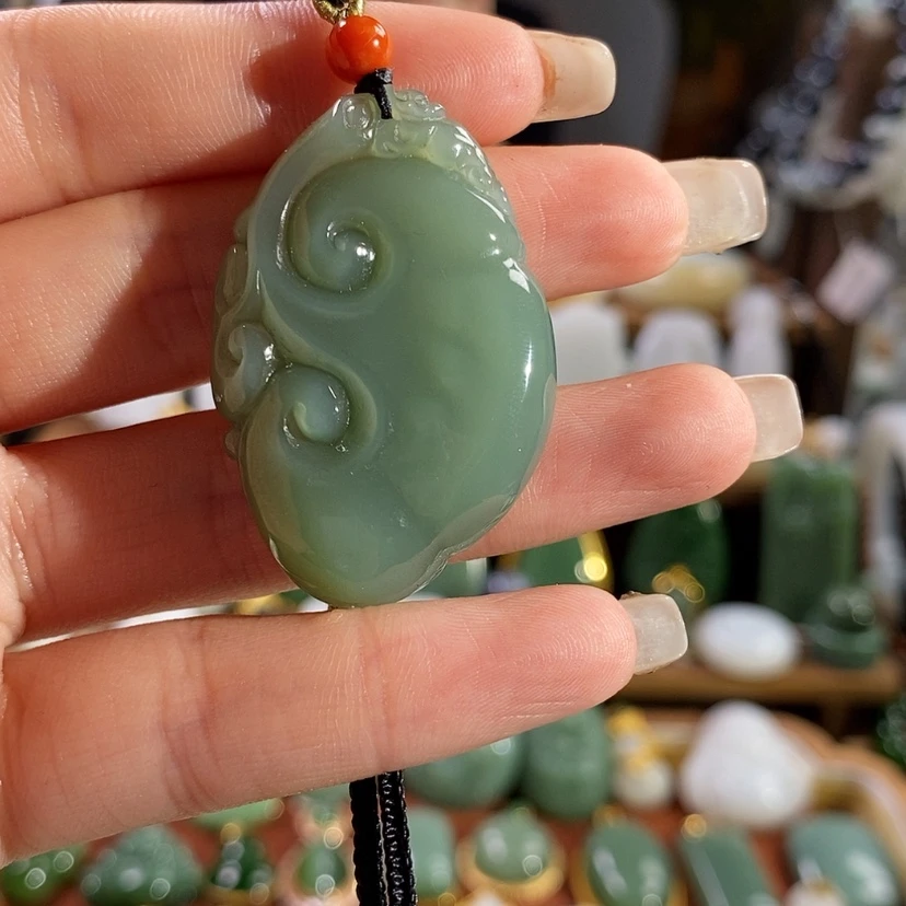 【闪购商品】吊坠(赠链)未镶嵌和田玉