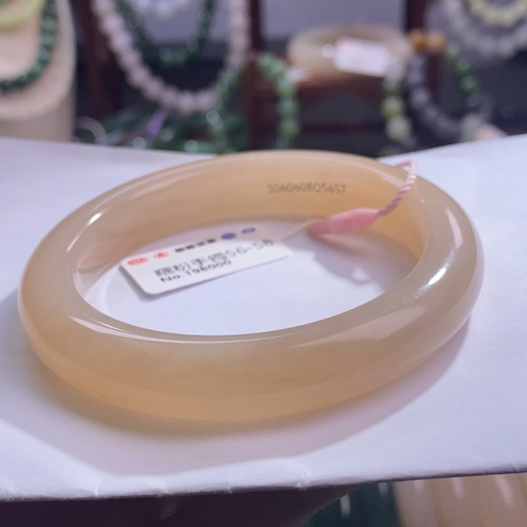 和田玉红藕粉手镯56.6圈口未镶嵌