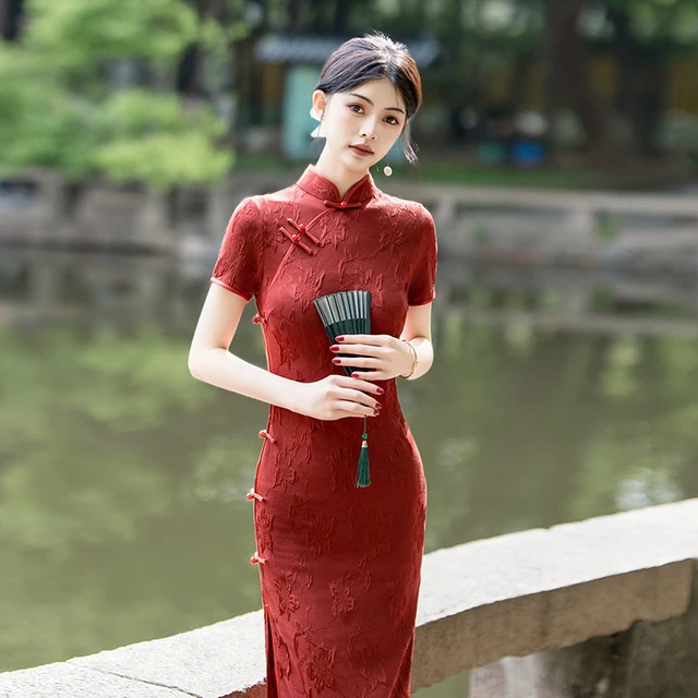 新中式红色旗袍订婚敬酒服新娘2025新款气质高级感喜婆婆高端礼服
