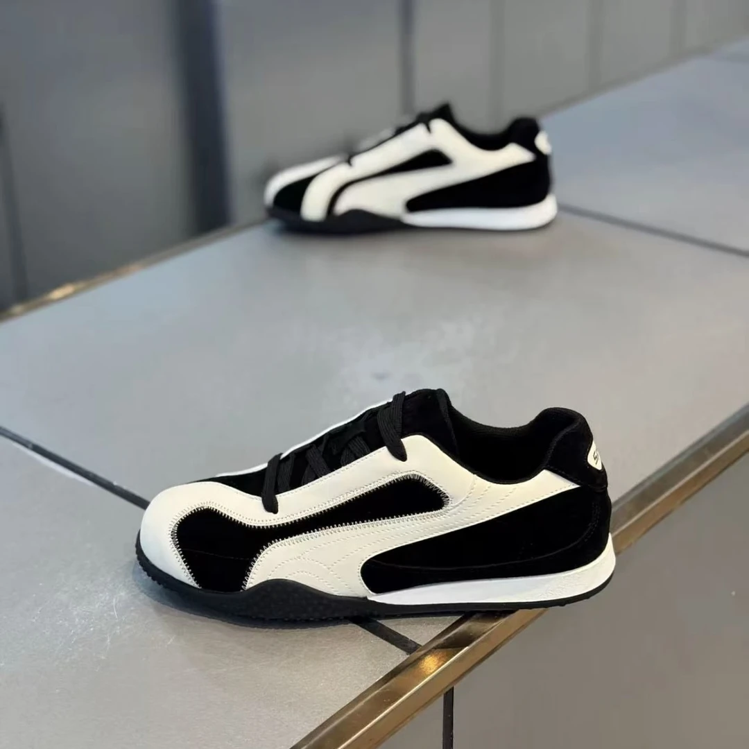 德训鞋2025春秋新款时尚简约皮面休闲软底运动鞋，百搭潮流阿甘鞋