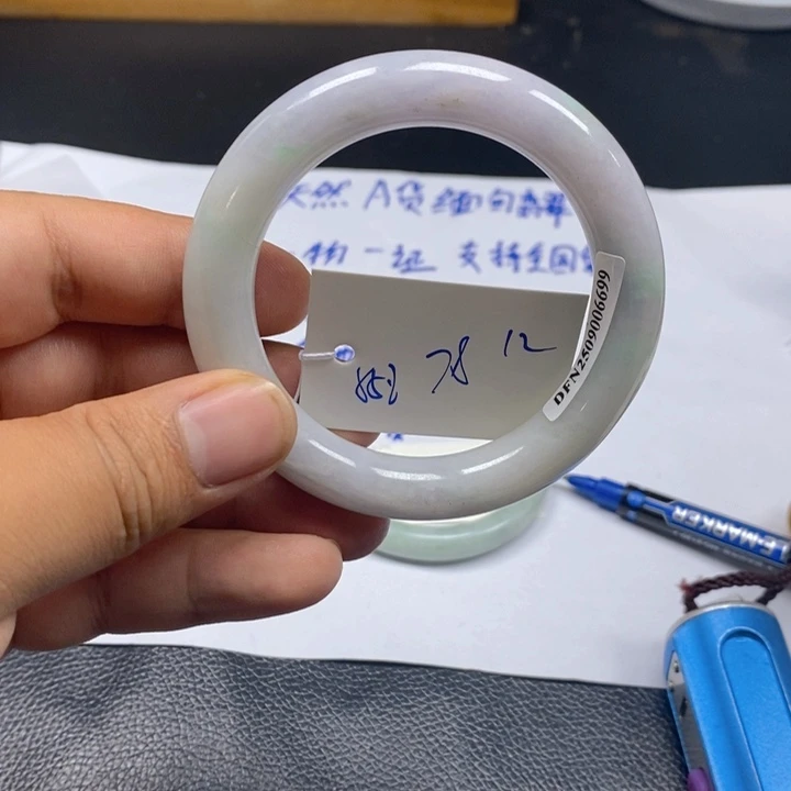 未镶嵌手镯翡翠天然翡翠