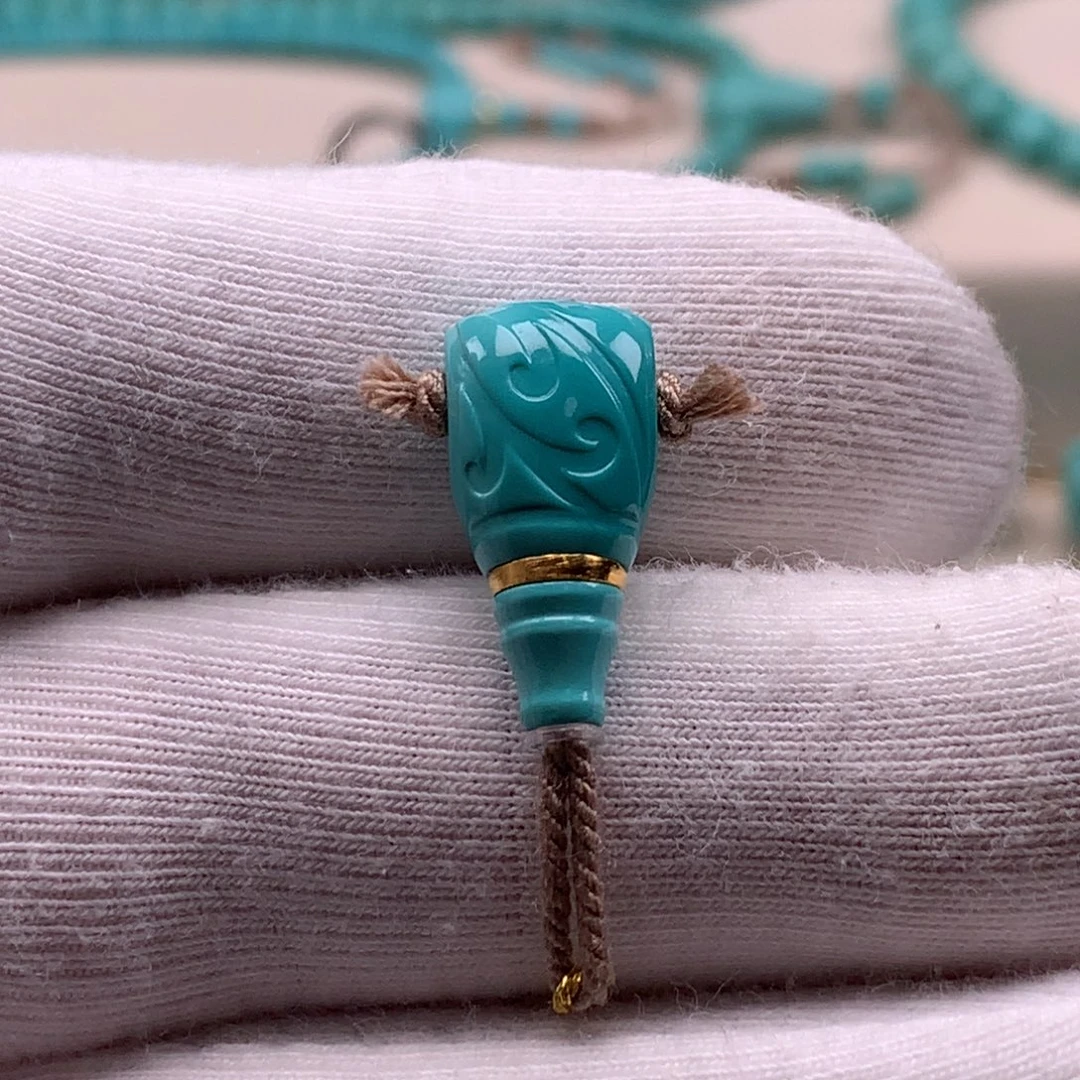 绿松石未镶嵌颈饰