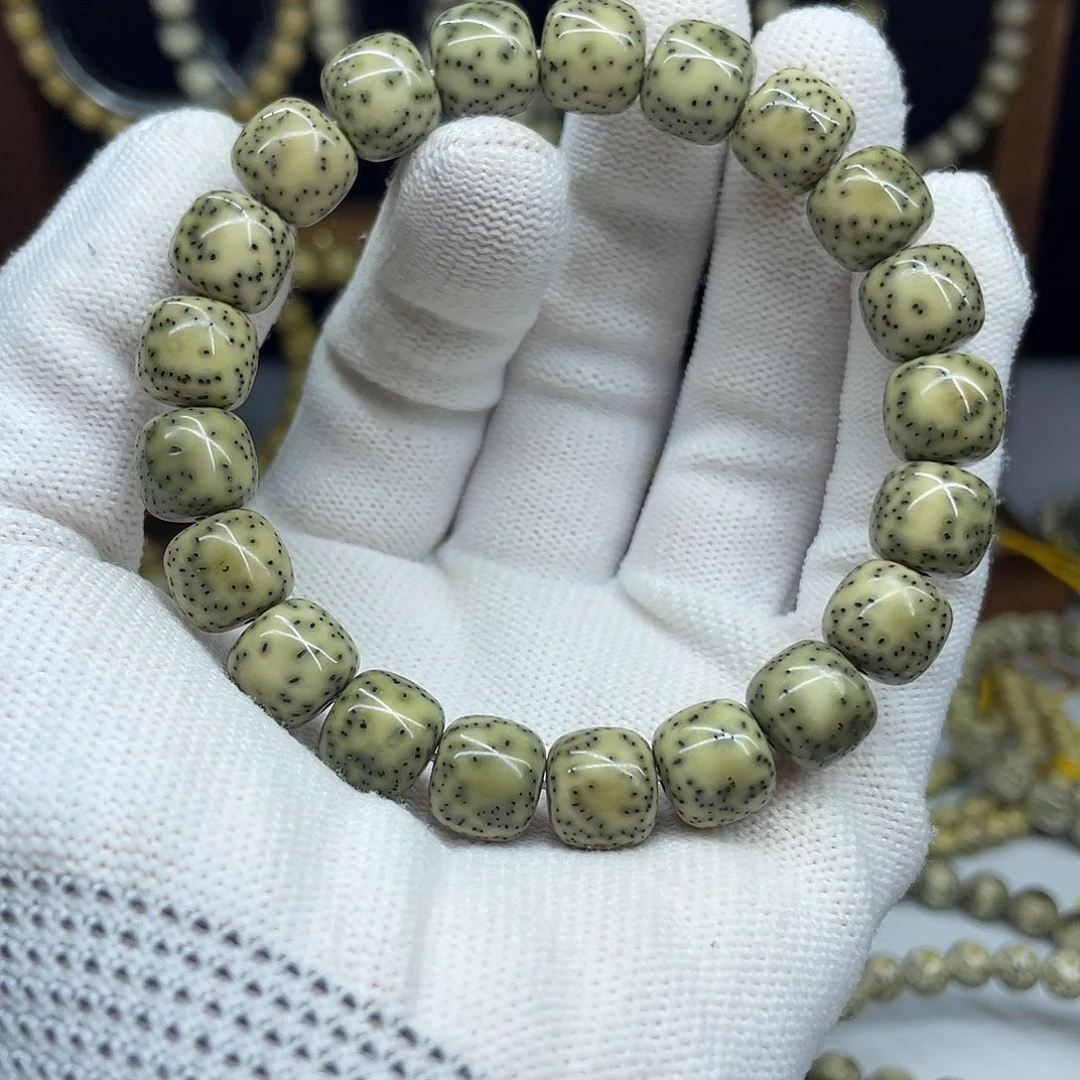 玖***叁星月菩提手串11-10，双留白稀散细星