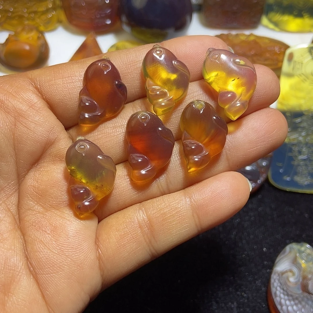 琥珀未镶嵌颈饰缅甸天然琥珀吊坠