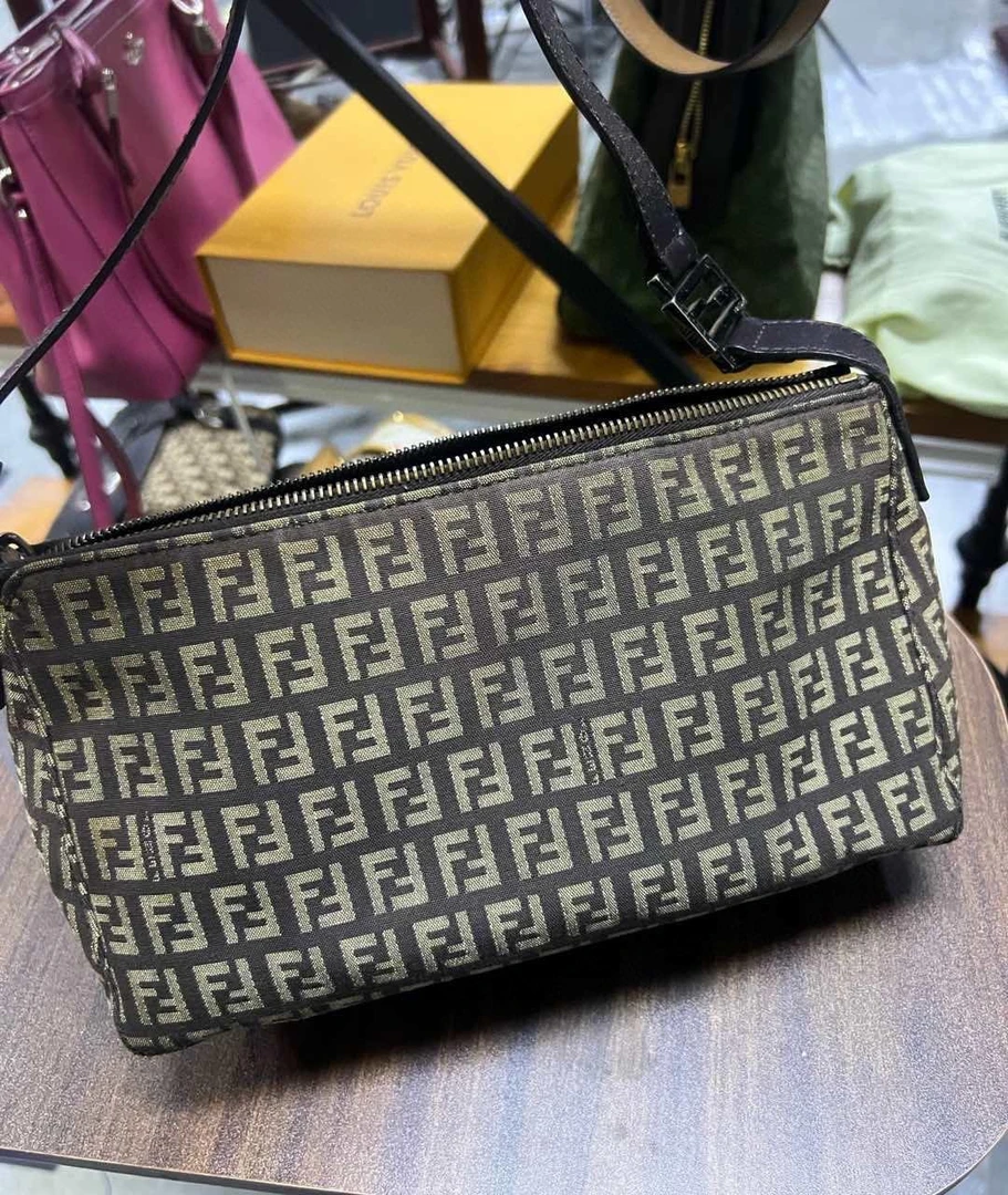 95新 芬迪手提包 15846