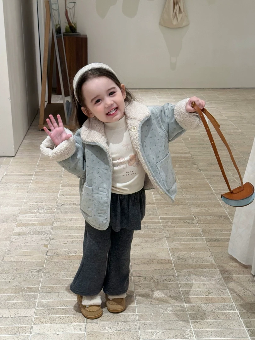 女童冬款外套2025新款女宝宝羊羔绒韩系翻领短款棉服加厚百搭上衣
