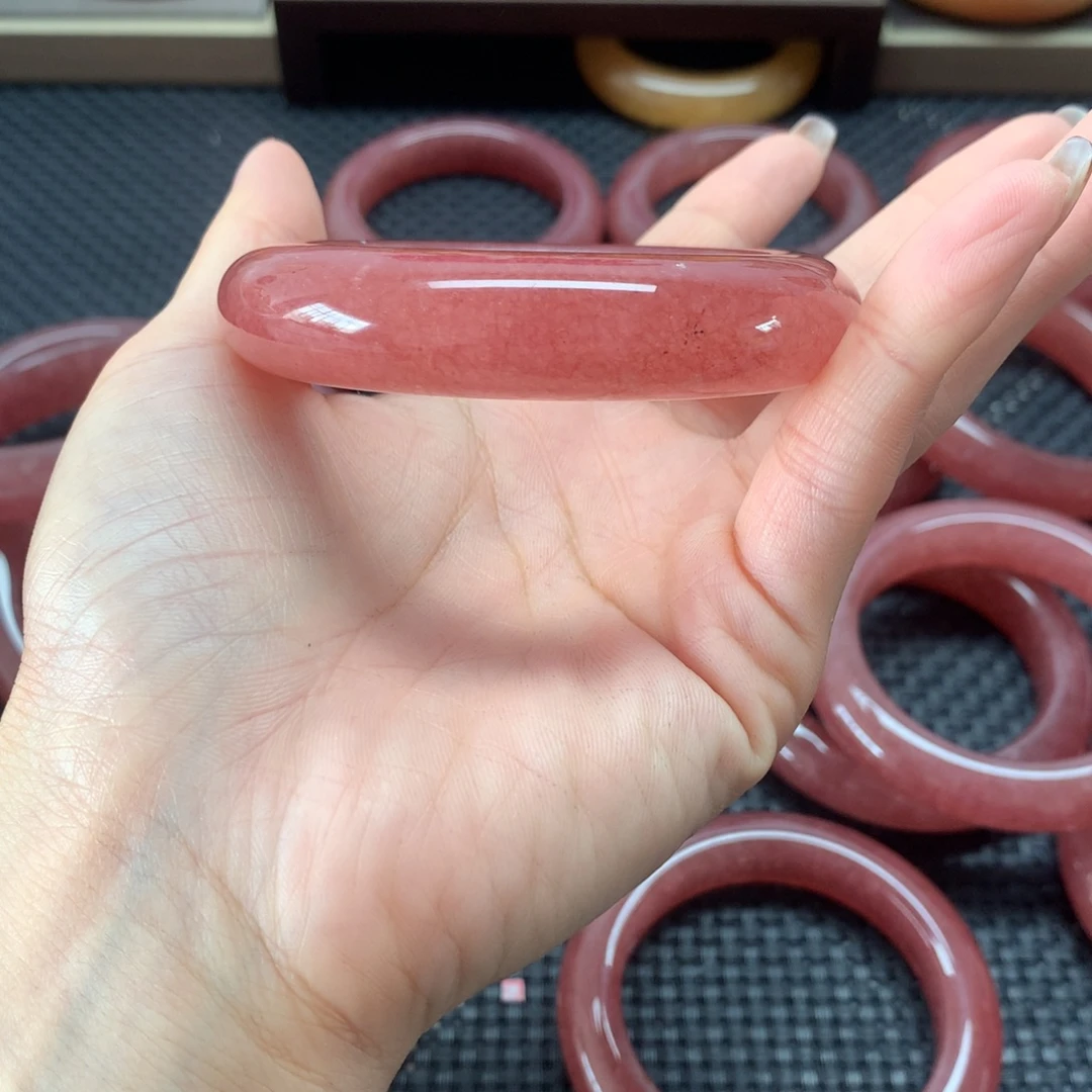 冰***峰石英岩玉未镶嵌手镯