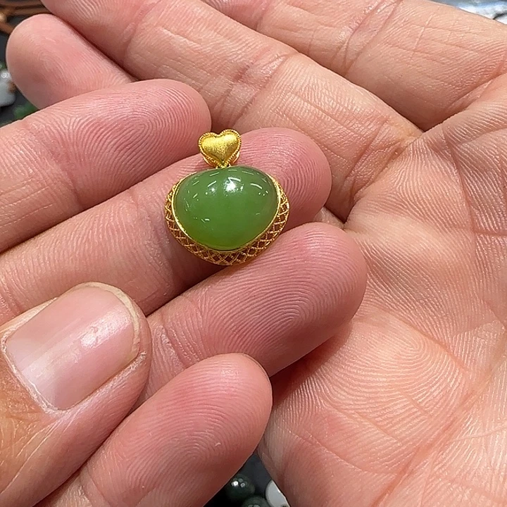 和田玉（碧玉）18K金镶嵌颈饰