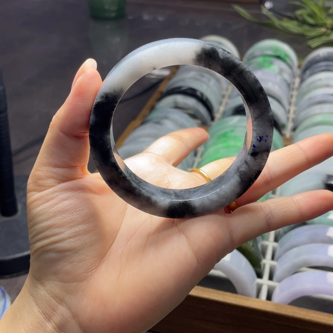 定制翡翠未镶嵌翡翠手镯