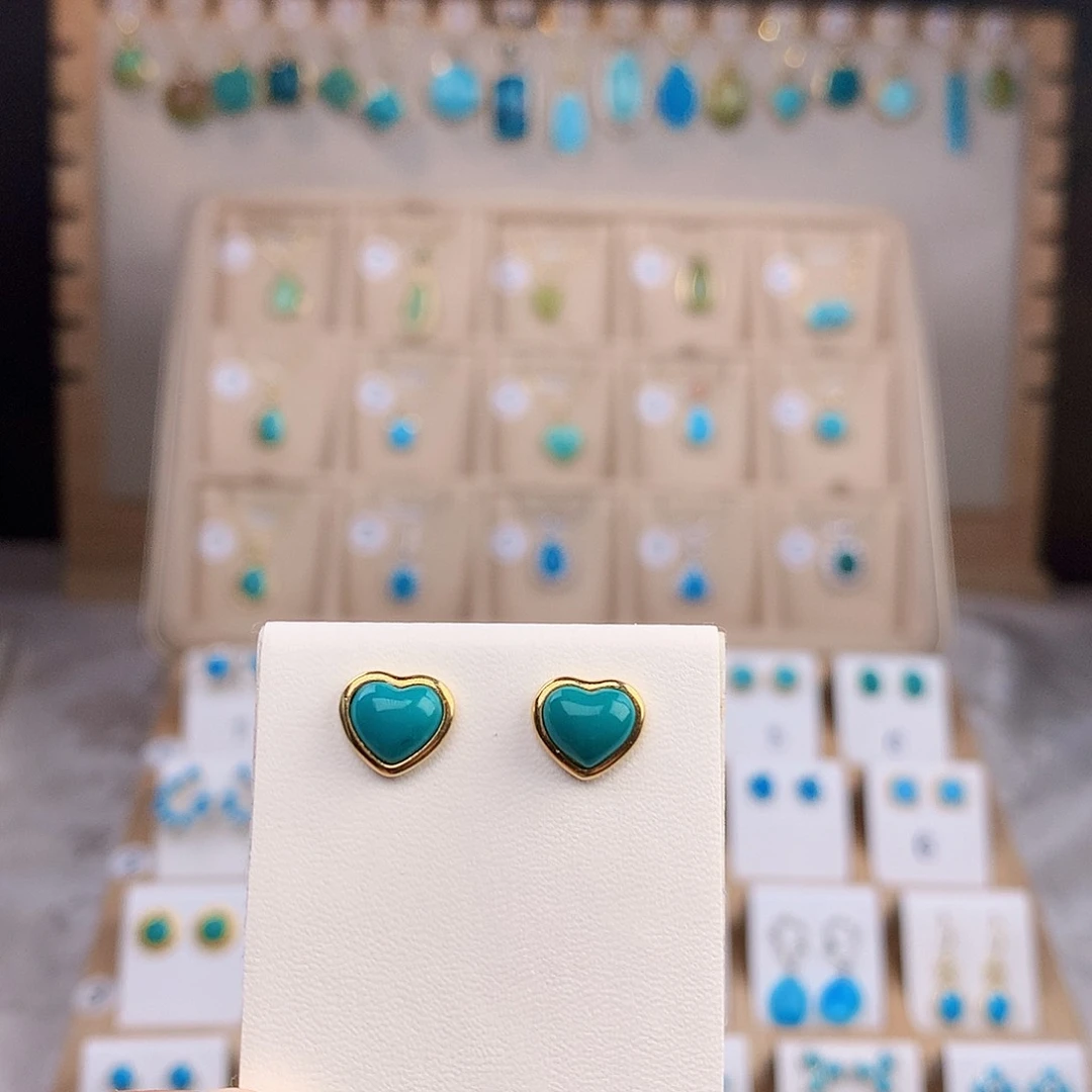 18K金镶嵌绿松石耳饰