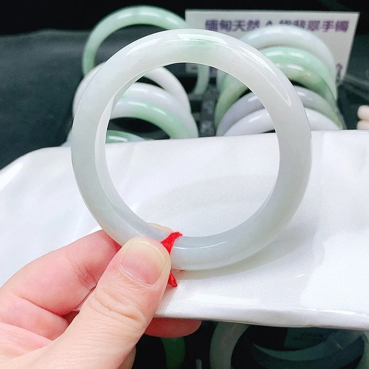 翡翠未镶嵌手镯0041