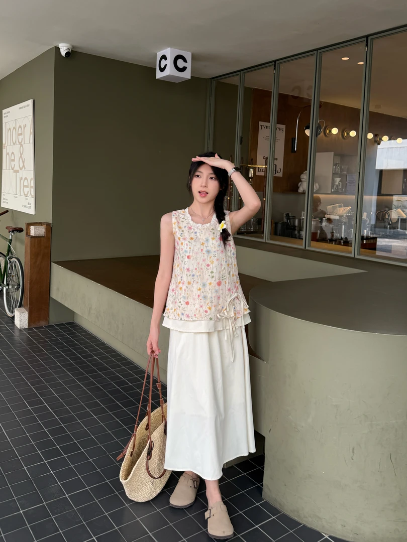 【林巧巧】绝美设计感半身裙套装2025新款度假风碎花百搭背心上衣女