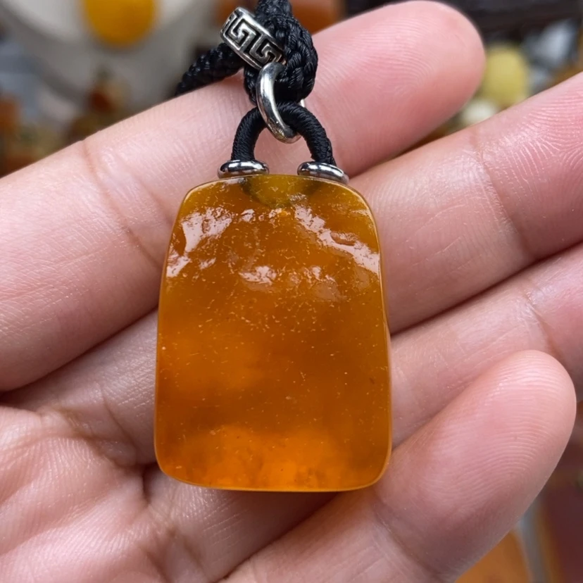 【闪购商品】琥珀颈饰未镶嵌