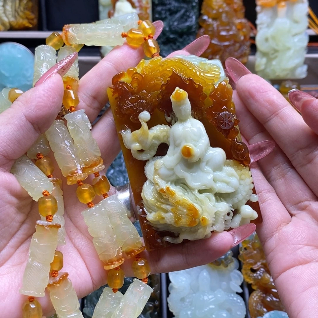 蛇纹石玉颈饰未镶嵌拾*岁
