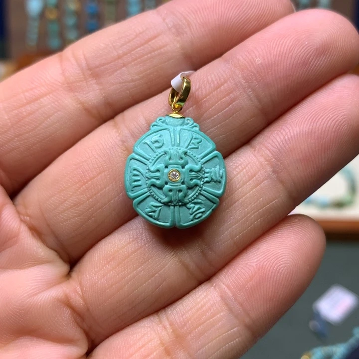 绿松石18K金镶嵌挂件