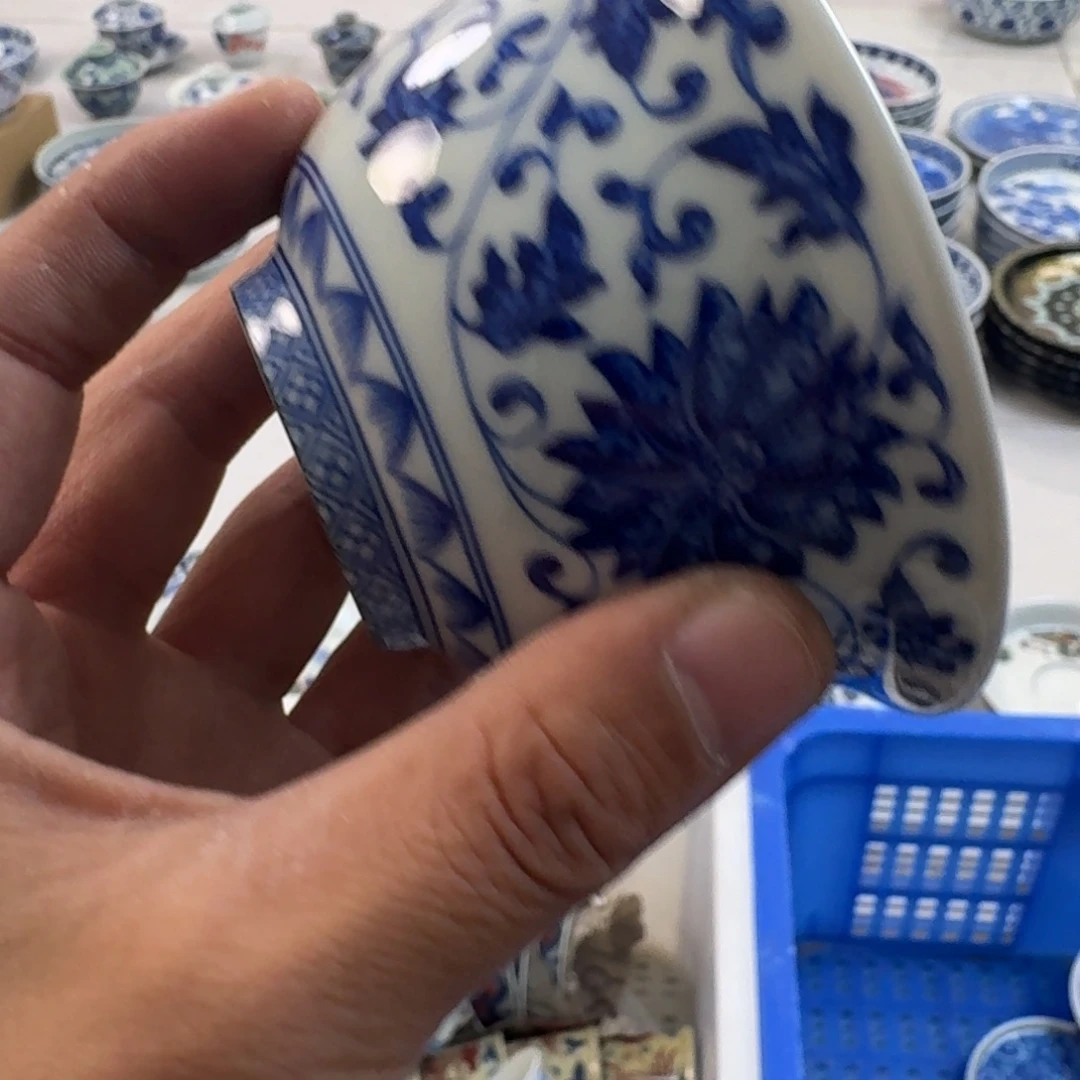 杯青花缠枝莲大压手