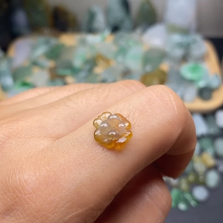 颈饰未镶嵌翡翠花