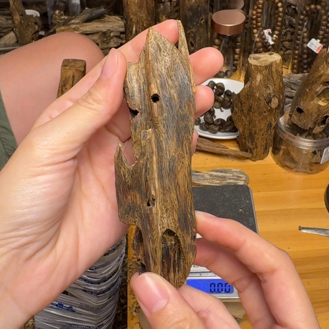 沉香碎屑沉香白棋块料22克