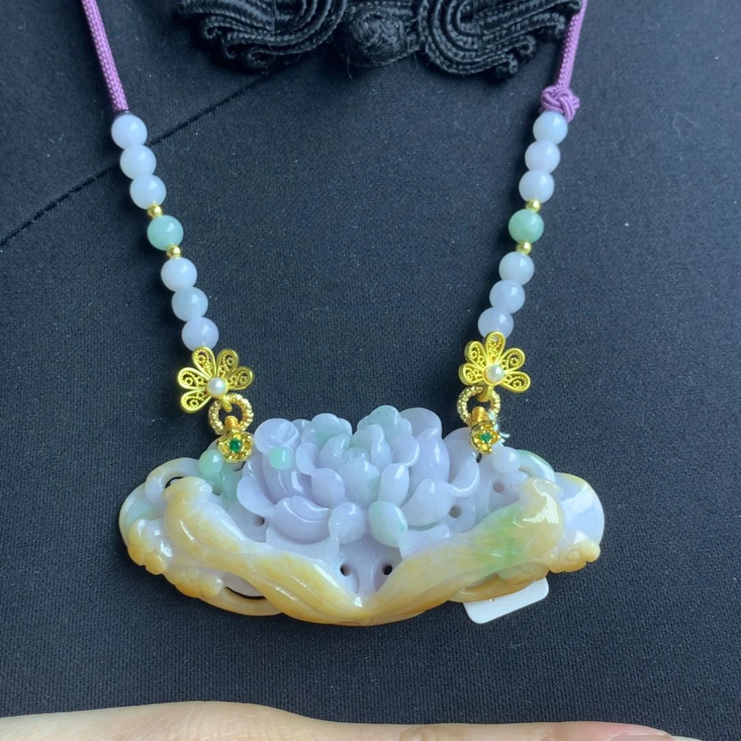 翡翠颈饰未镶嵌翡翠