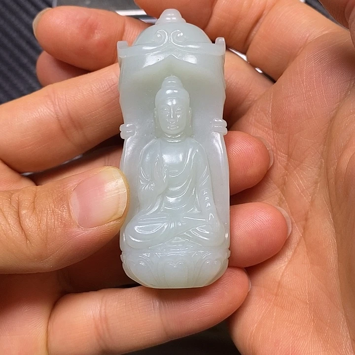 颈饰未镶嵌和田玉?*