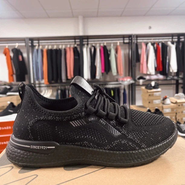 青岛大姐姐男女同款秋休闲运动鞋透气轻便防滑偏小一码下单送拖鞋