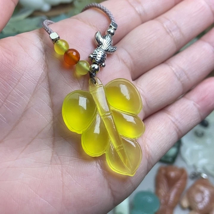 蛇纹石玉挂件未镶嵌