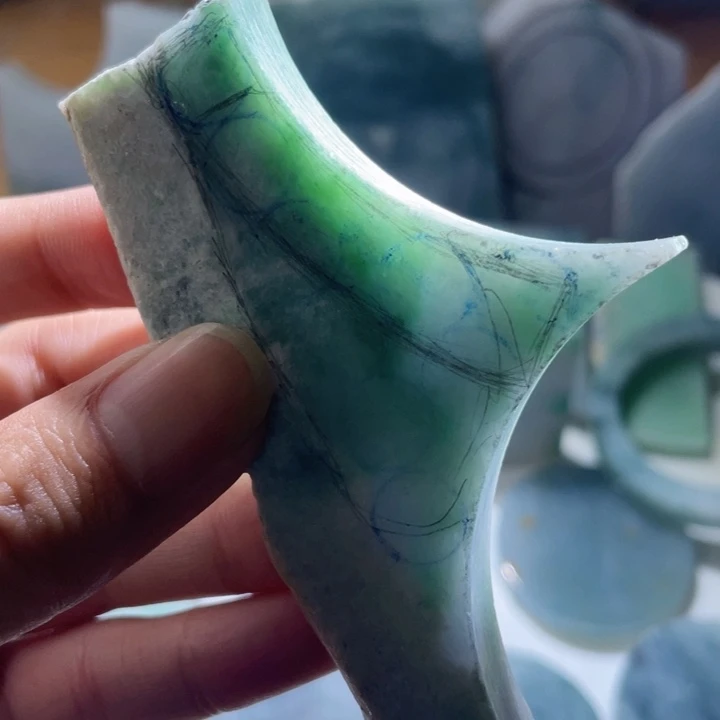 翡翠未镶嵌颈饰天然缅甸翡翠料子