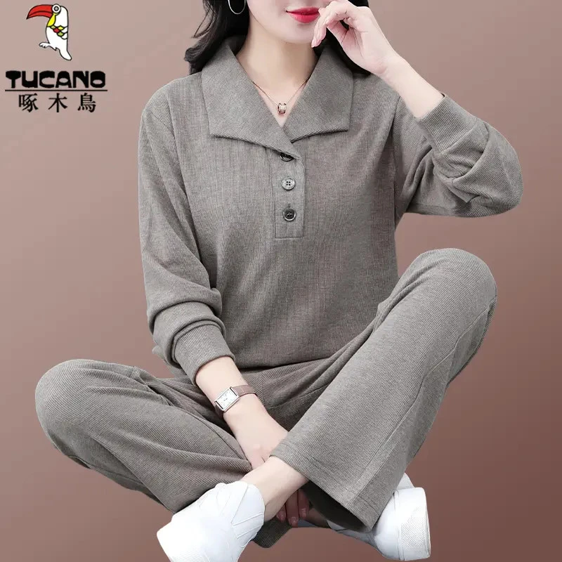 啄木鸟运动套装女春秋季2025新款时尚妈妈装翻领卫衣休闲服两件套