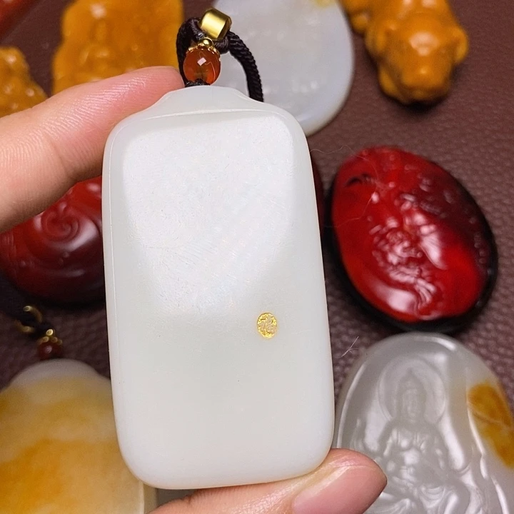 和田玉未镶嵌颈饰木**元