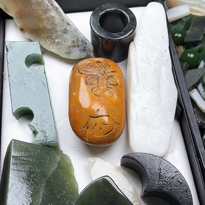 和田玉（糖玉）和田玉边角料9K金镶嵌用****5