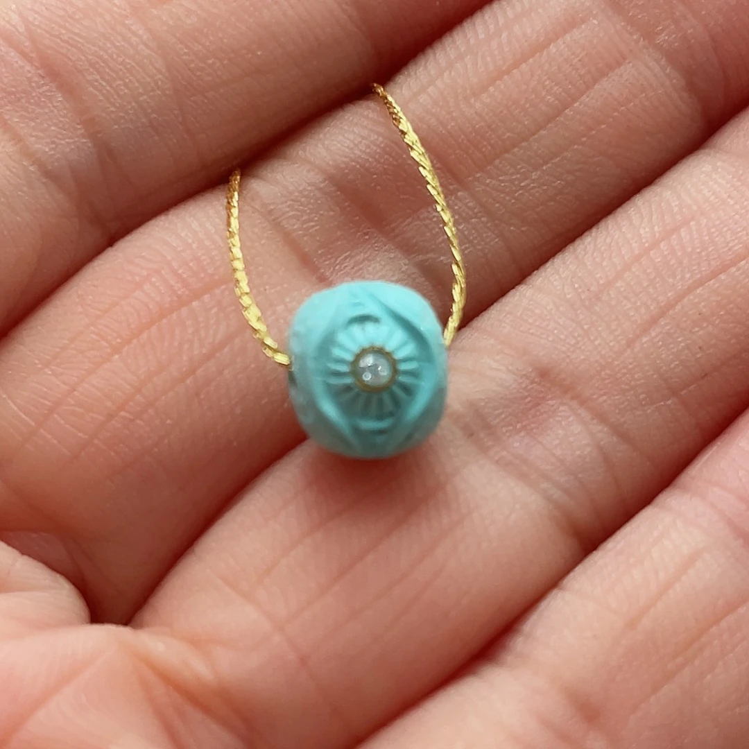 绿松石颈饰未镶嵌