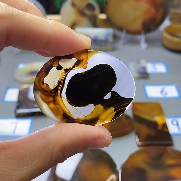 玛瑙/玉髓未镶嵌珠宝半成品95