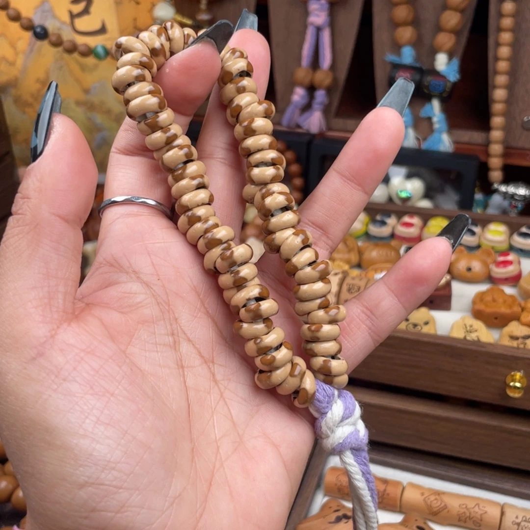 吊坠猴头核桃紫金鼠甜甜圈