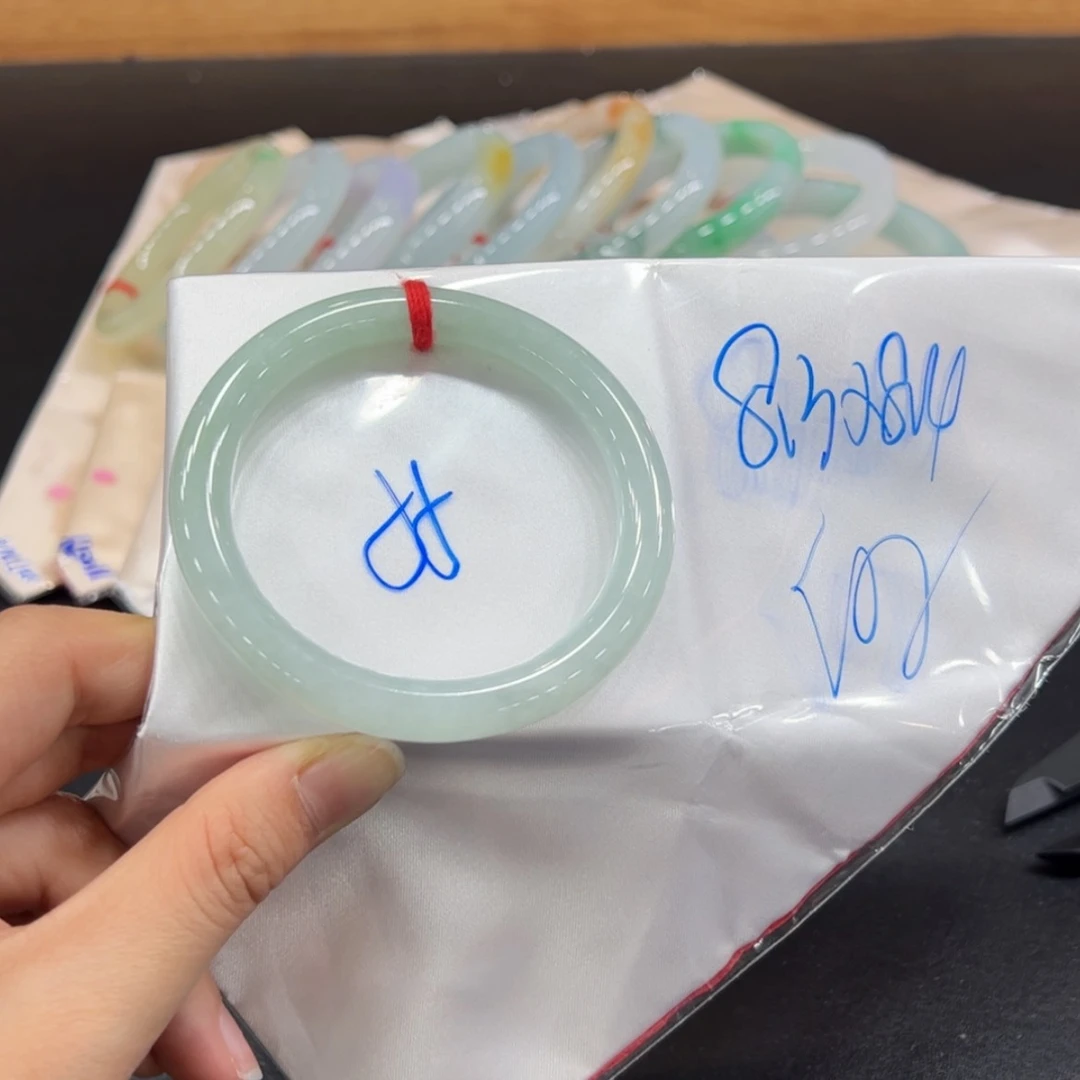 【闪购商品】翡翠手镯未镶嵌手镯