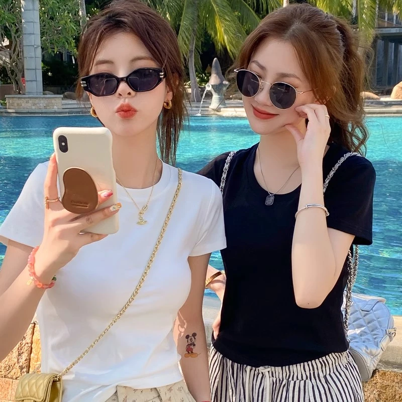 2025新款圆领白色休闲修身T恤女夏辣妹正肩短袖打底纯欲黑色上衣