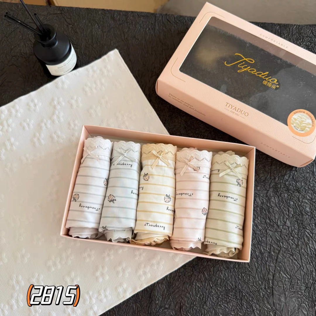 2815 缇娅朵莫代尔字母草莓女士内裤