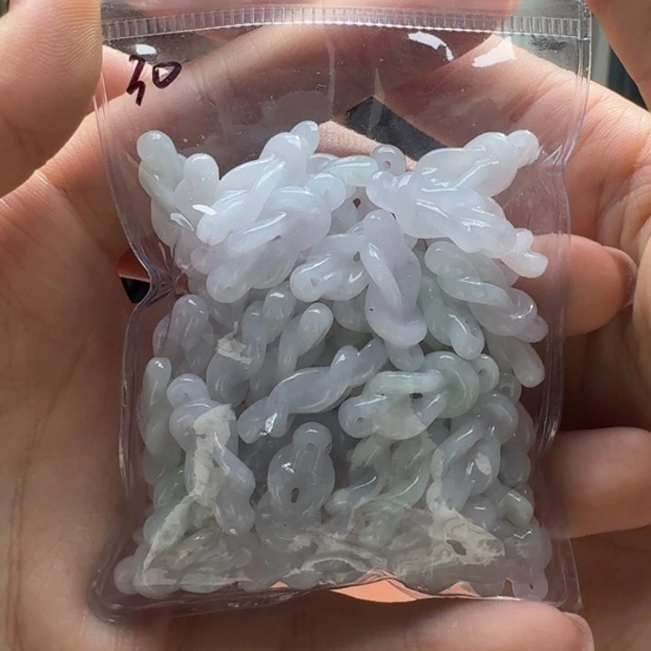 未镶嵌挂件翡翠福利1个，不包邮，拍一单邮费发货