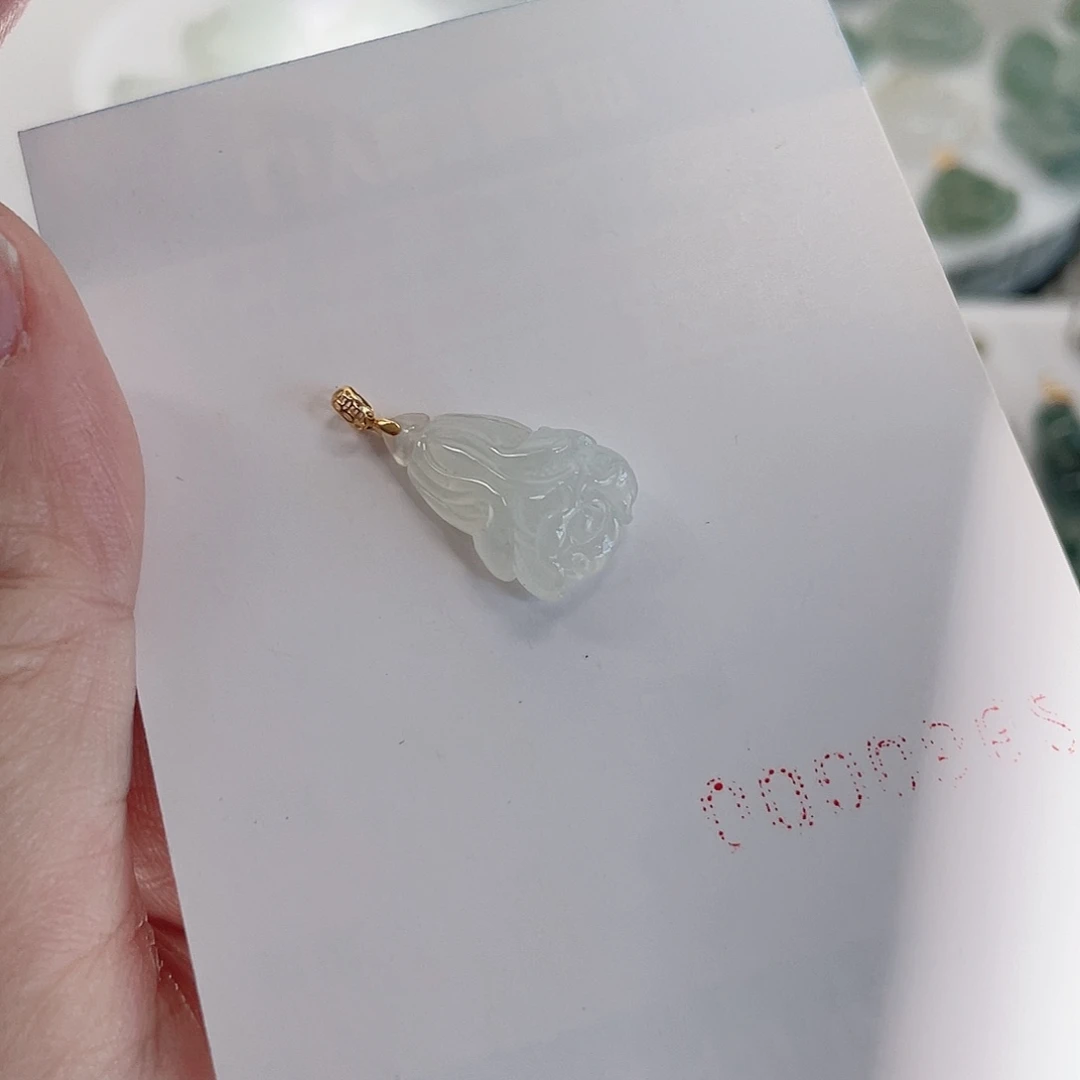 翡翠未镶嵌颈饰小白菜