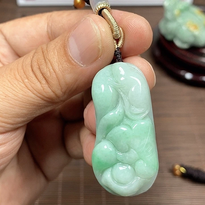 颈饰未镶嵌翡翠天然翡翠玉A货配证书