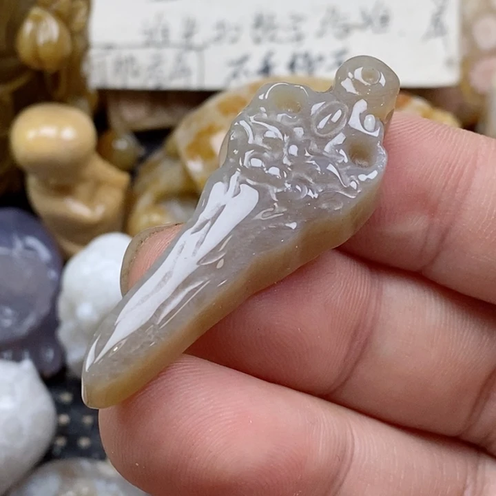颈饰未镶嵌硅化珊瑚（珊瑚玉）小