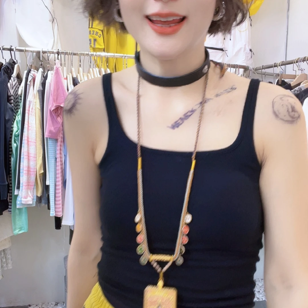 黑色个性简约美背