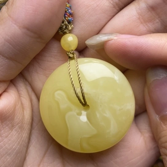 未镶嵌琥珀珠宝奇石