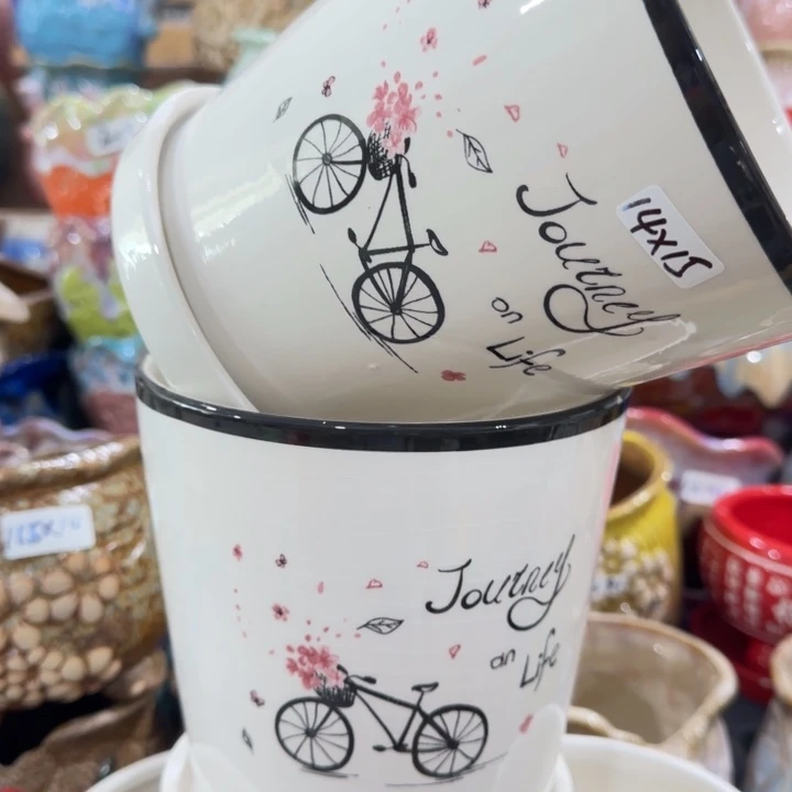 凑9块包邮，有孔，陶瓷花盆