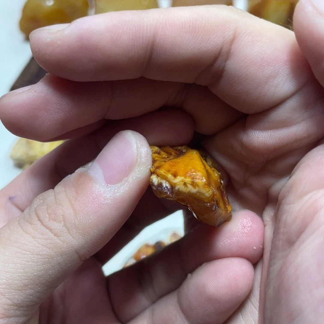 定制琥珀阿****朱天然原矿