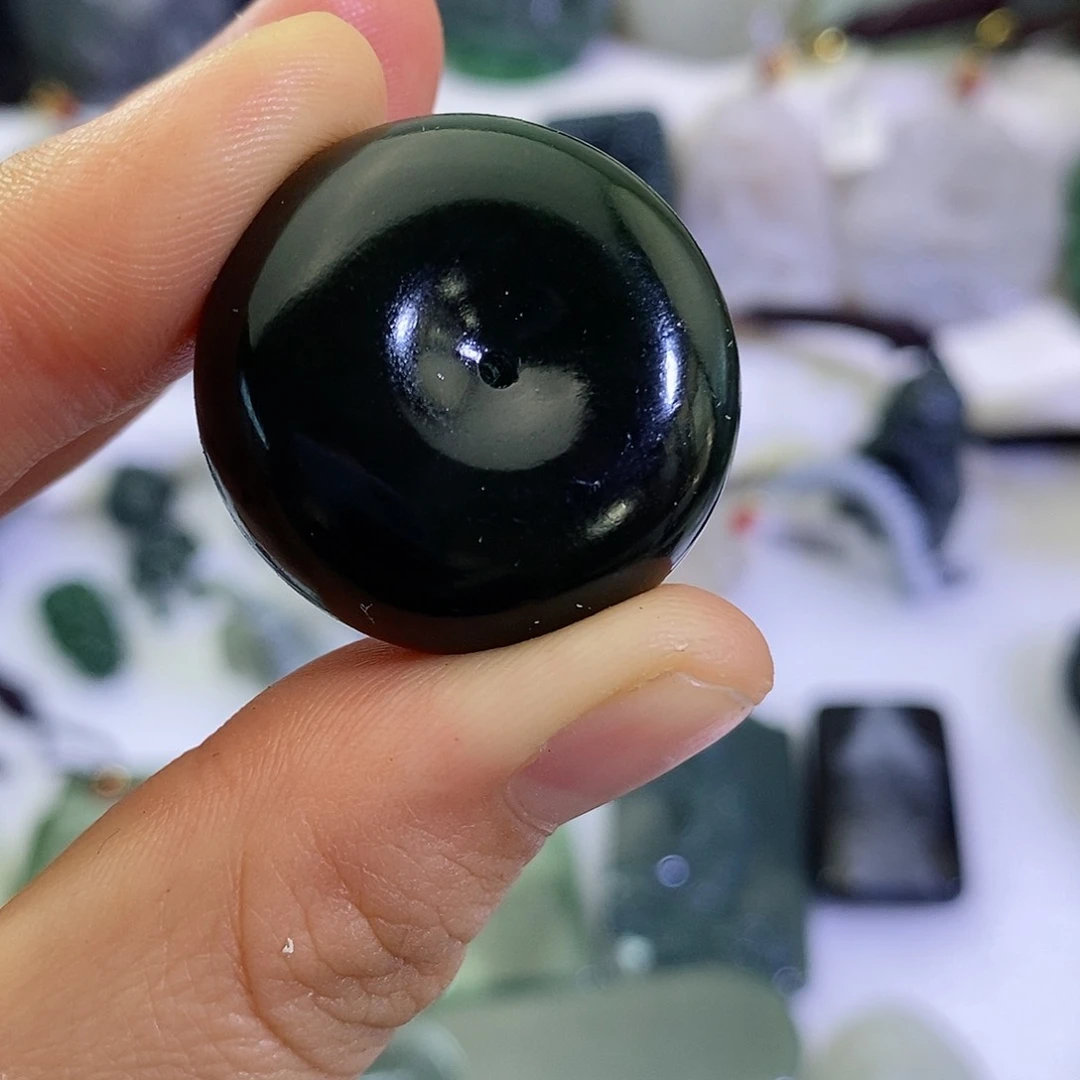 和田玉（糖玉）颈饰足铂镶嵌