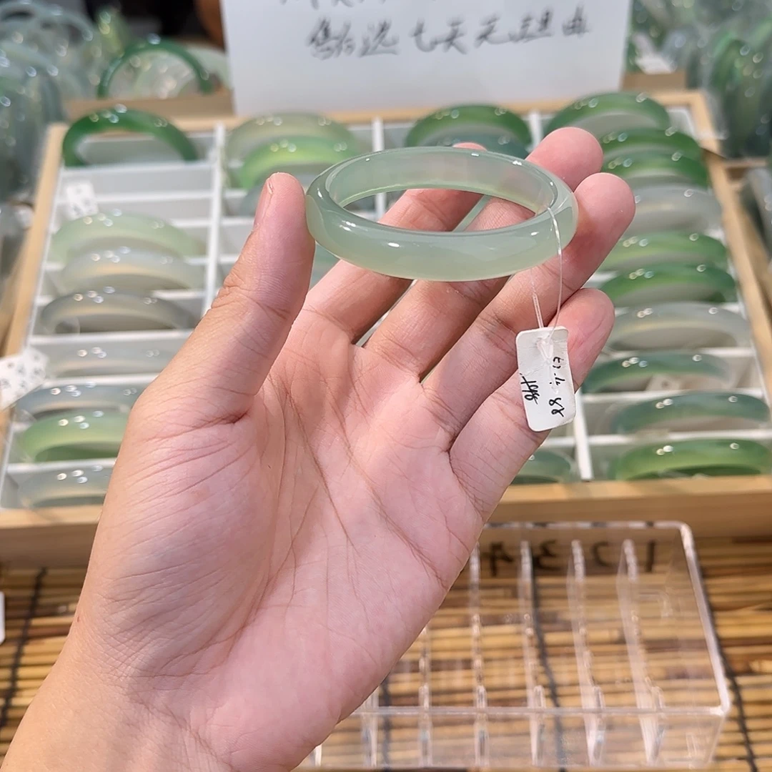 玛瑙/玉髓未镶嵌手镯圈口52.4
