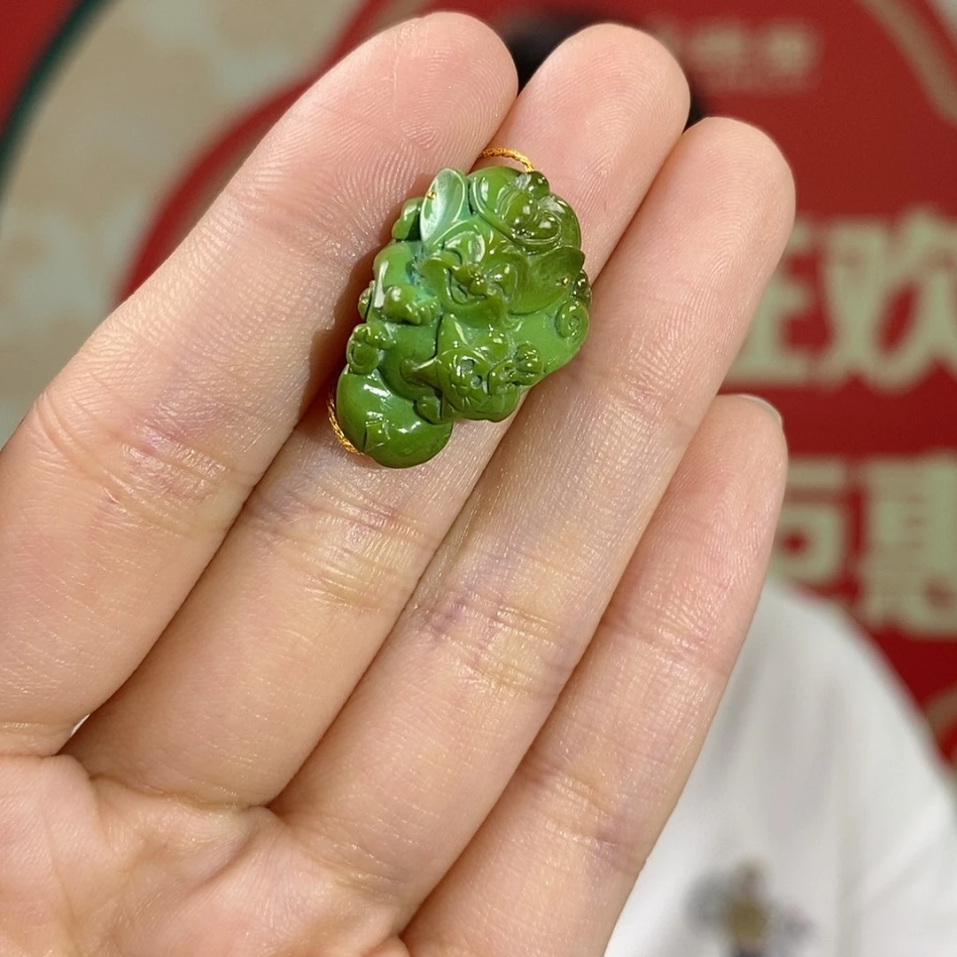 绿松石未镶嵌挂件