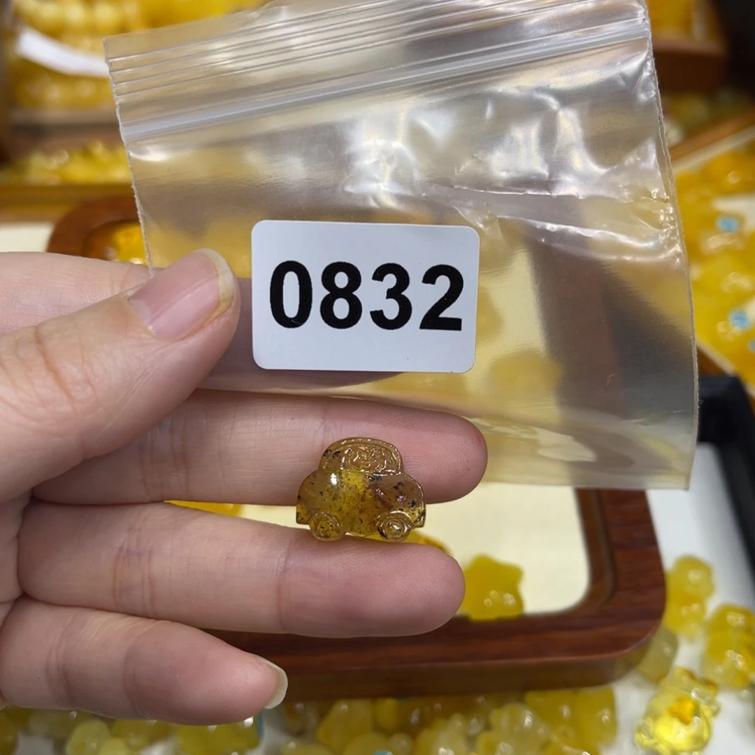 琥珀珠宝奇石未镶嵌