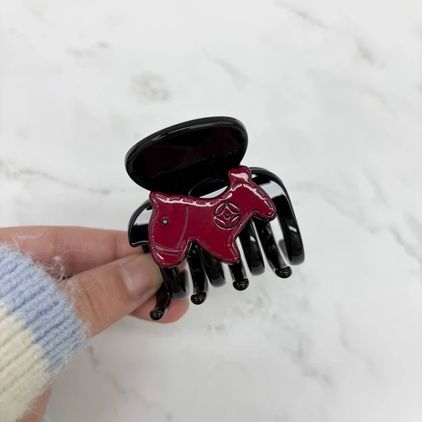 L287夕洛红色小马抓夹时尚百搭简约气质半扎盘发夹头饰